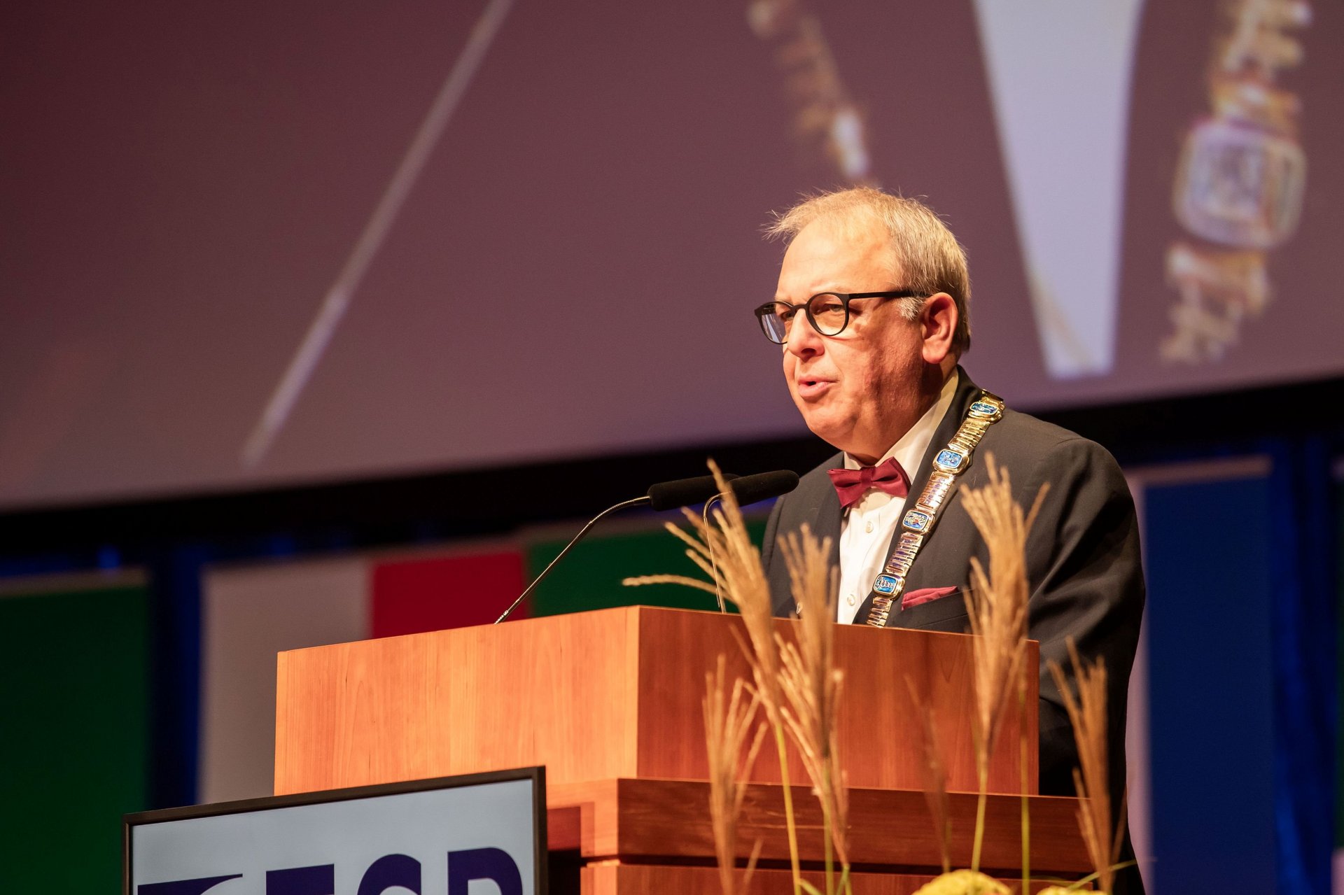 Reutlingens Oberbürgermeister Thomas Keck hält eine Rede