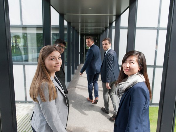 International Business ESB Business School students on their way to a lecture.