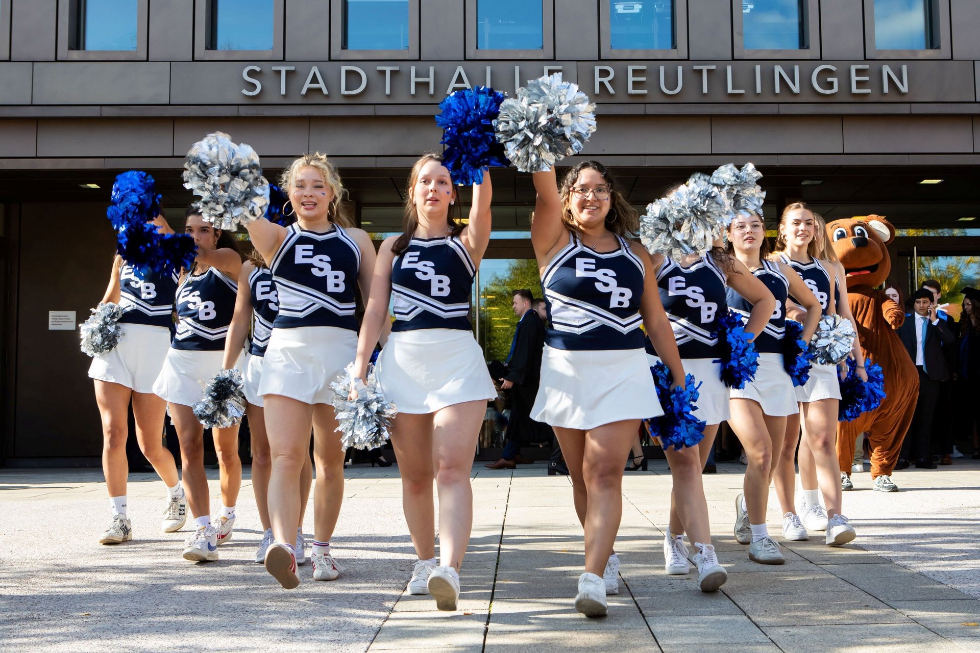 ESB cheerleader in front of the Reutlingen Town Hall