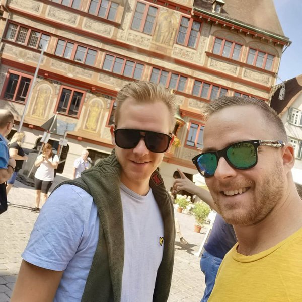 Ein Bild von Hamouz und Oliver, Austauschstudenten der ESB Business School von Sweden